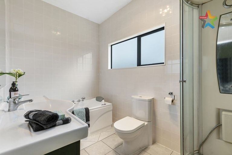 Photo of property in 31 Summit Road, Fairfield, Lower Hutt, 5011