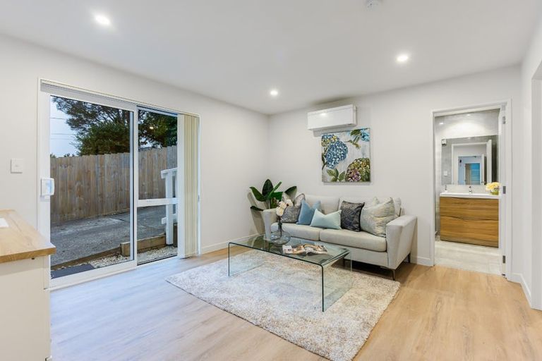 Photo of property in 14a Crystal Avenue, Glendene, Auckland, 0602