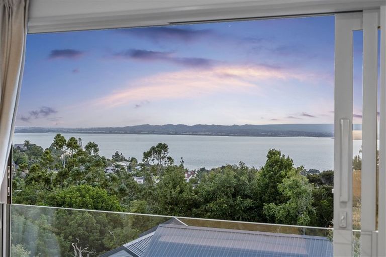 Photo of property in 126a Rangatira Road, Beach Haven, Auckland, 0626