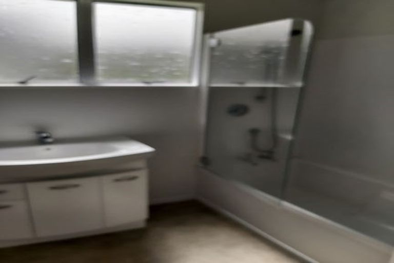 Photo of property in 3/4 Narbada Crescent, Khandallah, Wellington, 6035