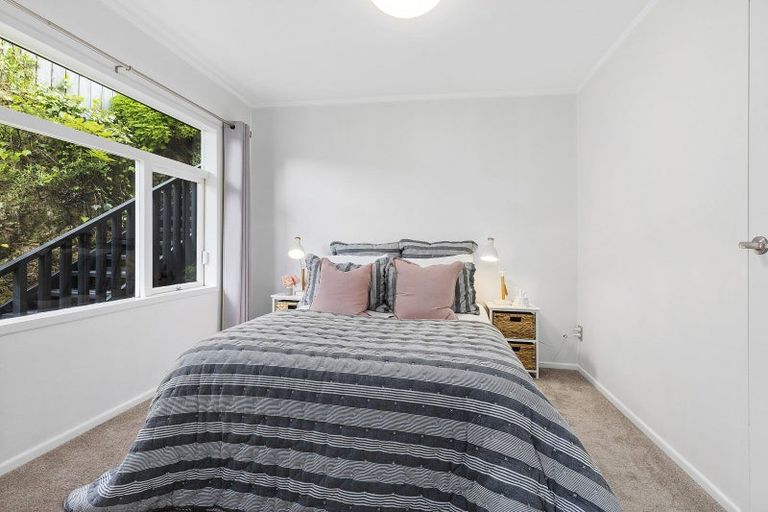 Photo of property in 3/27 Winston Street, Crofton Downs, Wellington, 6035