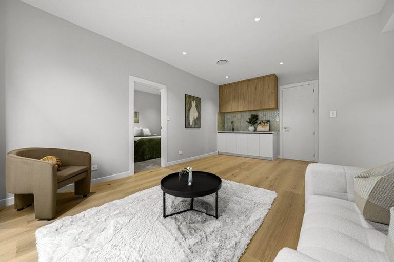 Photo of property in 18 Pukeko Road, Hobsonville, 0616
