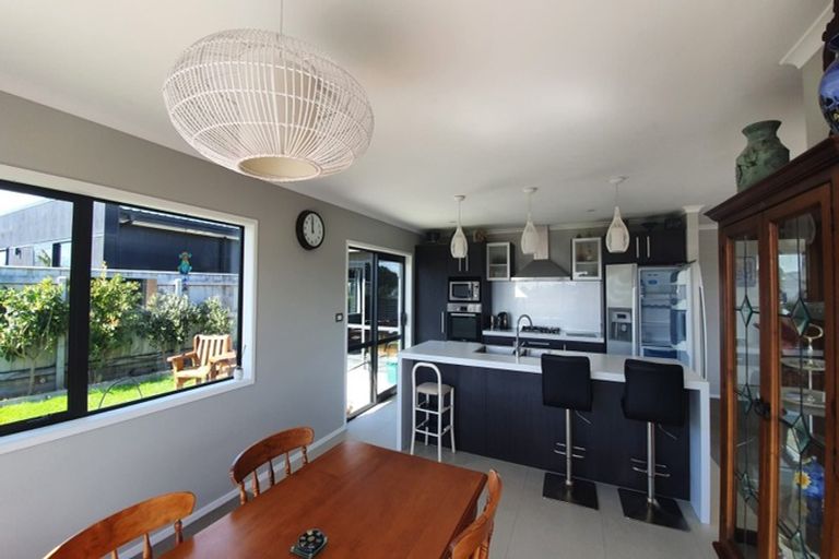 Photo of property in 58 Alberta Road, Glen Avon, New Plymouth, 4312