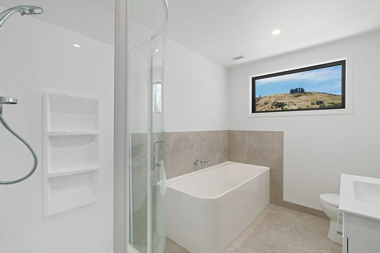 Photo of property in 2 Lauder Street, Lake Hayes, Queenstown, 9304