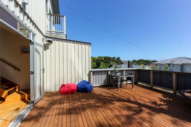Photo of property in 22 Downe Street, New Plymouth, 4310