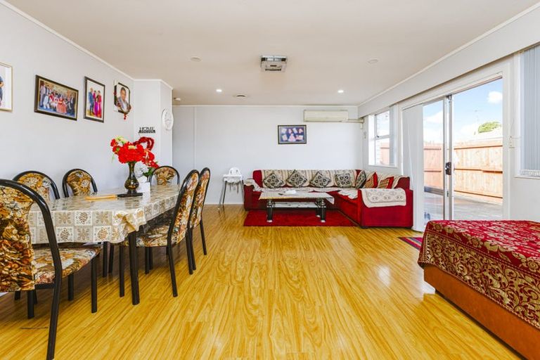 Photo of property in 2/5 Royal Arch Place, Rosehill, Papakura, 2113