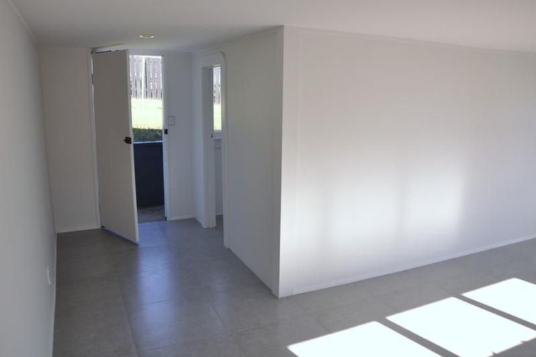 Photo of property in 52 Hobart Crescent, Wattle Downs, Auckland, 2103