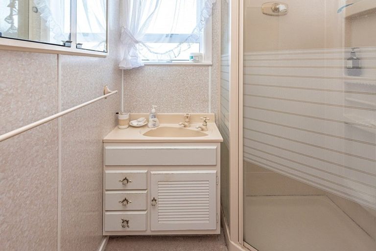 Photo of property in 4 Camellia Avenue, Aramoho, Whanganui, 4500