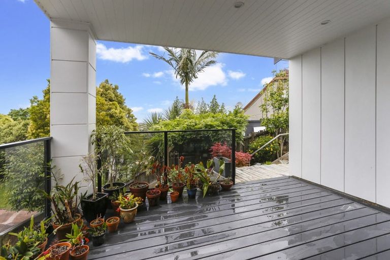 Photo of property in 69 Sunset Road, Totara Vale, Auckland, 0632
