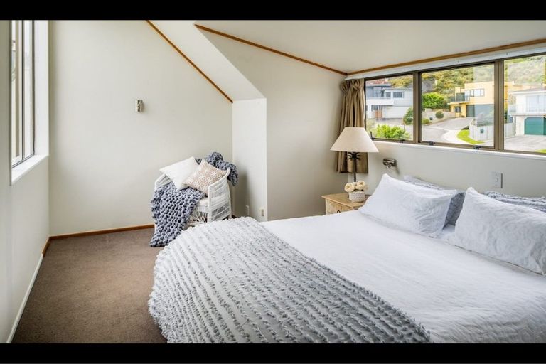 Photo of property in 3 Tregear Place, Camborne, Porirua, 5026