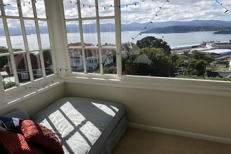 Photo of property in 9 Wadestown Road, Wadestown, Wellington, 6012