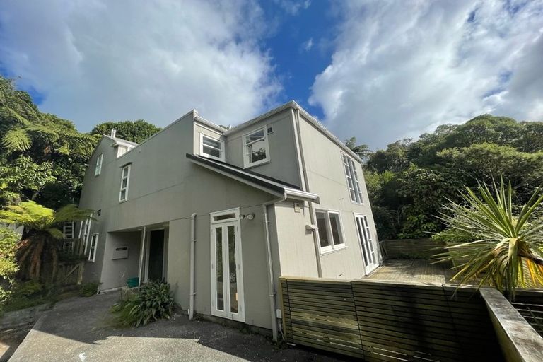Photo of property in 9 Selkirk Way, Karori, Wellington, 6012