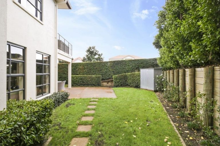 Photo of property in 33 Point View Drive, East Tamaki Heights, Auckland, 2016