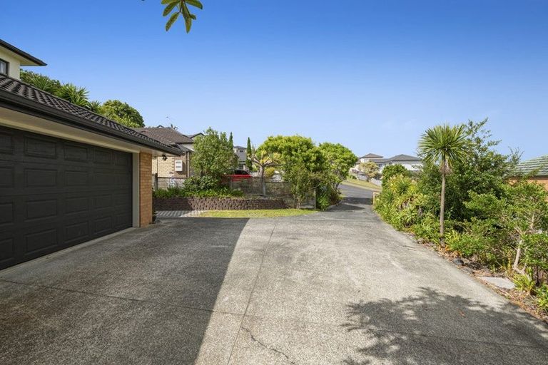Photo of property in 26 Black Teal Close, Unsworth Heights, Auckland, 0632