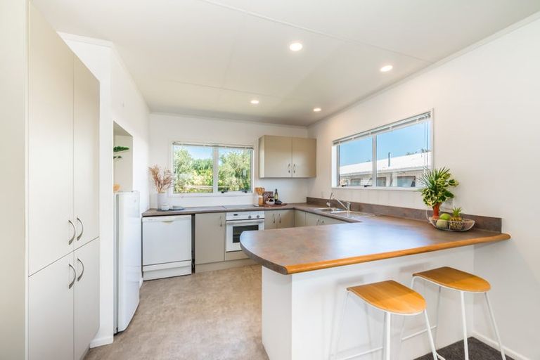 Photo of property in 24 Kapanui Road, Waikanae, 5036