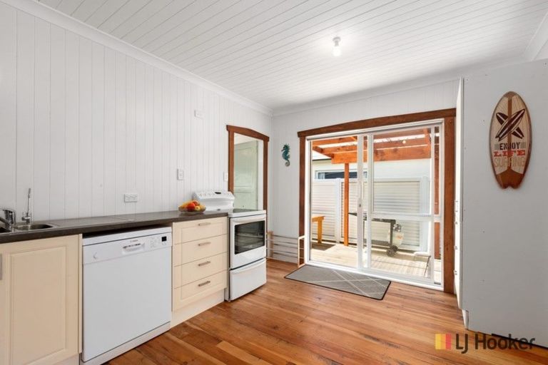 Photo of property in 51 Beach Road, Waihi Beach, 3611