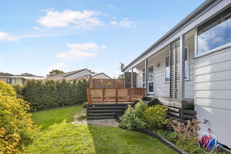 Photo of property in 35 Guadeloupe Crescent, Grenada Village, Wellington, 6037