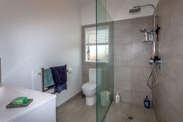 Photo of property in 200 Mayfair Avenue, Whangamata, 3620