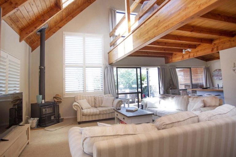 Photo of property in 202 Beverley Terrace, Whangamata, 3620