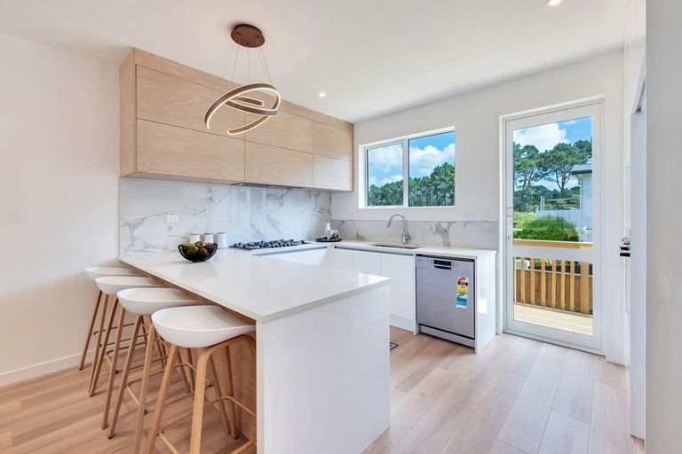 Photo of property in 68 Channel View Road, Campbells Bay, Auckland, 0630