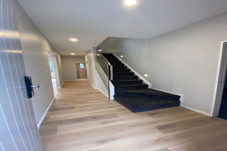 Photo of property in 24e Poinsettia Place, Henderson, Auckland, 0610