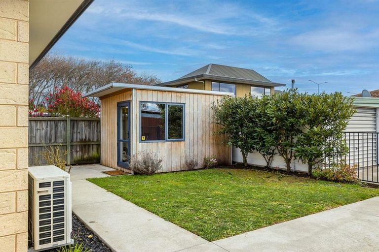 Photo of property in 2/150 Aldwins Road, Phillipstown, Christchurch, 8062