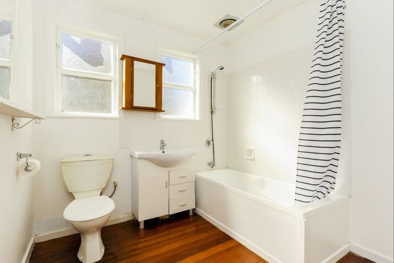 Photo of property in 29 State Avenue, Onehunga, Auckland, 1061