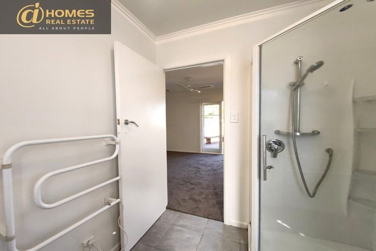 Photo of property in 35 Schnapper Rock Road, Greenhithe, Auckland, 0632