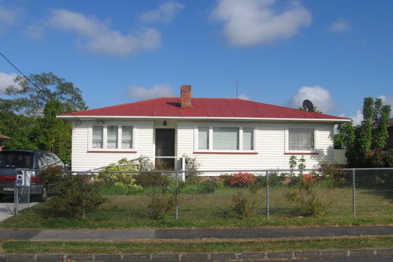 Photo of property in 36 Reid Road, New Lynn, Auckland, 0600
