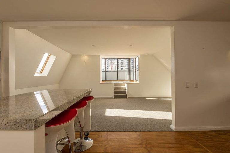 Photo of property in 3/2 Macdonald Crescent, Te Aro, Wellington, 6011