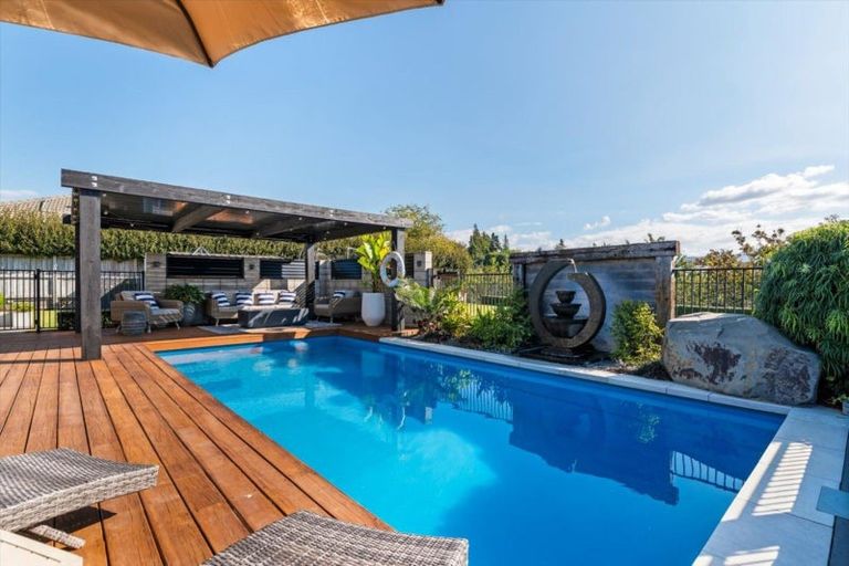 Photo of property in 6 Donelle Place, Te Puke, 3119