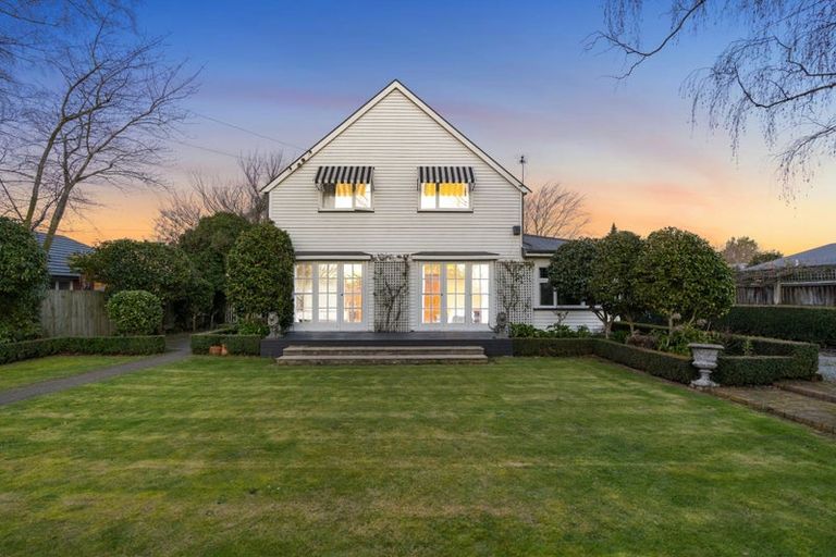 Photo of property in 48 Withells Road, Avonhead, Christchurch, 8042