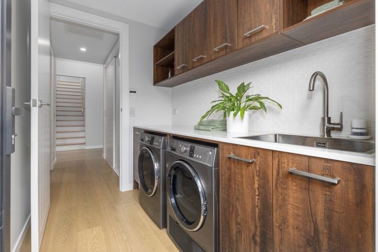 Photo of property in 14 Rotorua Grove, Aotea, Porirua, 5024