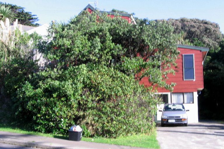 Photo of property in 40 View Road, Titahi Bay, Porirua, 5022