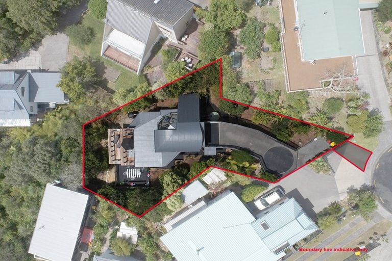 Photo of property in 2/5 Dalmeny Close, Murrays Bay, Auckland, 0630