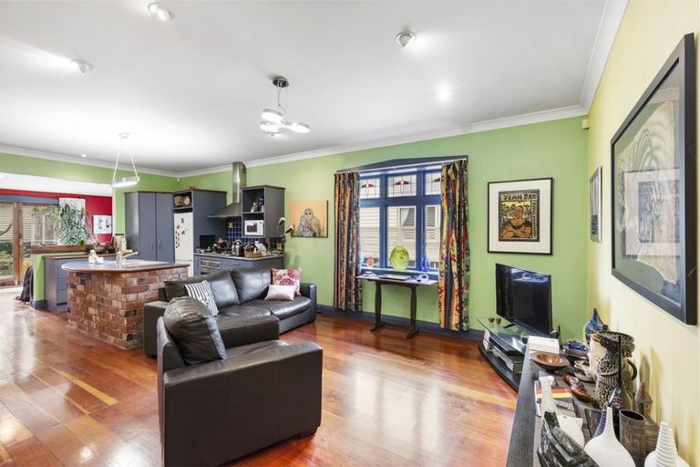 Photo of property in 15 Atiawa Street, Petone, Lower Hutt, 5012