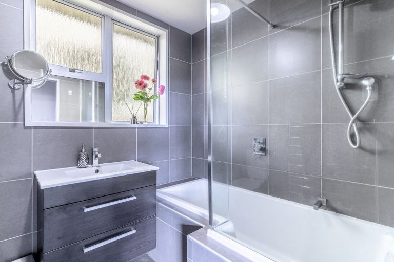 Photo of property in 10 Hillary Street, Winton, 9720