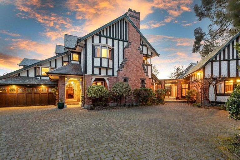 Photo of property in 283 Papanui Road, Merivale, Christchurch, 8052