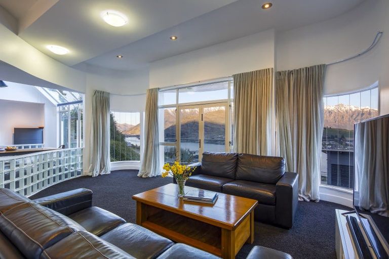 Photo of property in 11 Peregrine Place, Queenstown, 9300