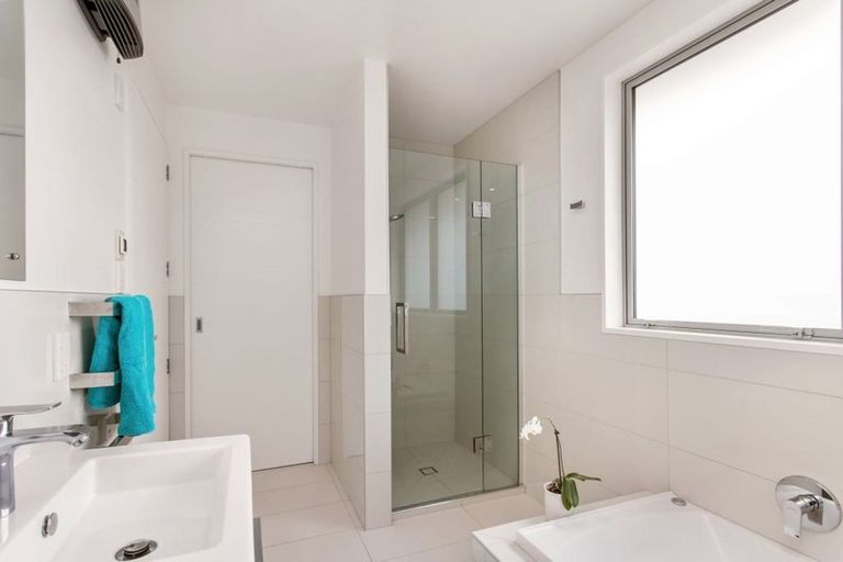 Photo of property in 3a Taylors Avenue, Bryndwr, Christchurch, 8052