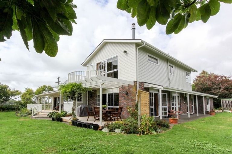 Photo of property in 298 Mountain Road, Lepperton, New Plymouth, 4373