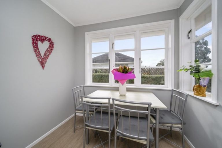 Photo of property in 10 Essex Street, Stratford, 4332