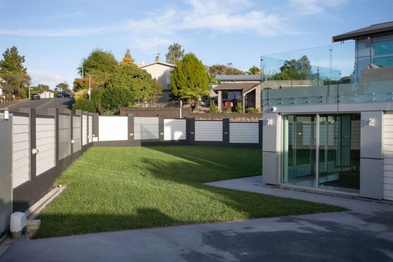 Photo of property in 163 Lake Crescent, Hamilton Lake, Hamilton, 3204