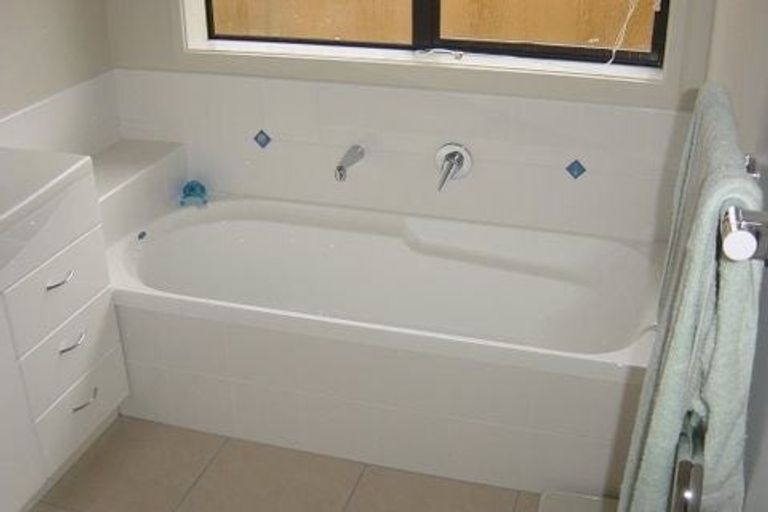 Photo of property in 33 Parkside Drive, Huntington, Hamilton, 3210