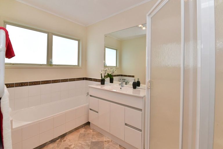 Photo of property in 10 Melia Place, Stanmore Bay, Whangaparaoa, 0932