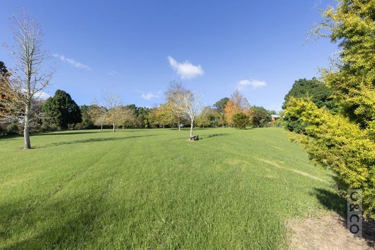 Photo of property in 408 Taupaki Road, Kumeu, 0892