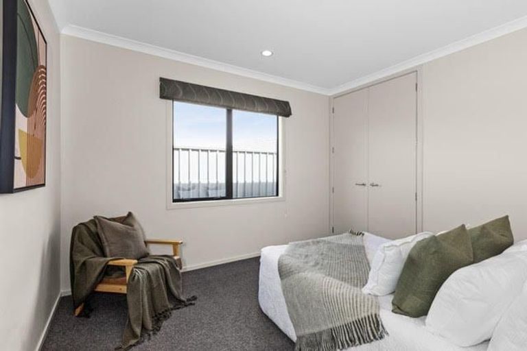 Photo of property in 19 Haast Place, Poraiti, Napier, 4112