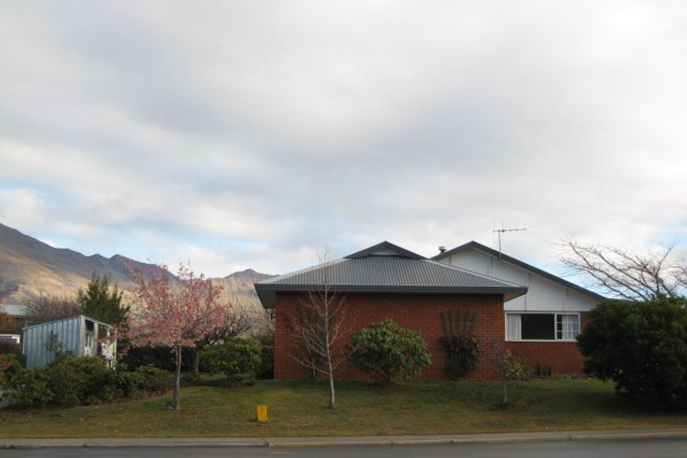 Photo of property in 43 Mount Iron Drive, Wanaka, 9305
