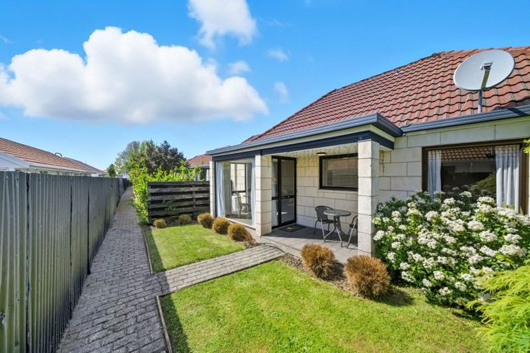 Photo of property in 5/4 Broadbent Street, Riccarton, Christchurch, 8041