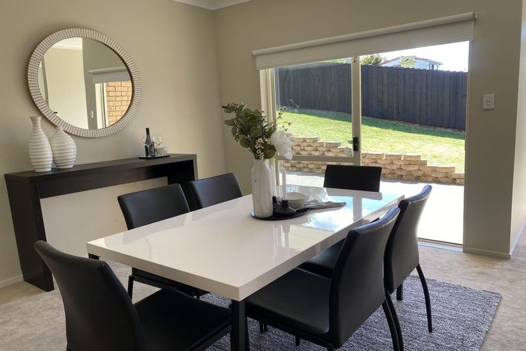 Photo of property in 16 Ryden Place, Glen Eden, Auckland, 0602